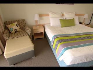 Quality Pioneer Sands Aparthotel 4*